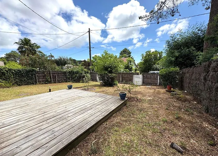 Lumineuse à 300m De La Plage, 5min De L'océan En Vélo, Jardin Et Terrasse, Proche Commerces - Fr-1-736-1